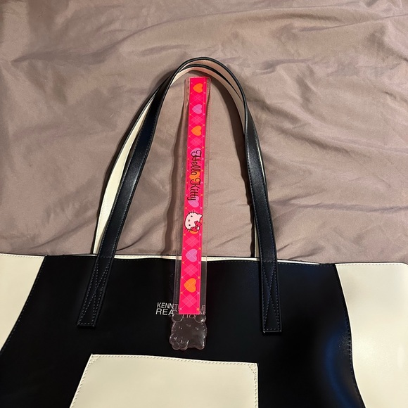 Kenneth Cole Reaction Tote - Picture 4 of 5